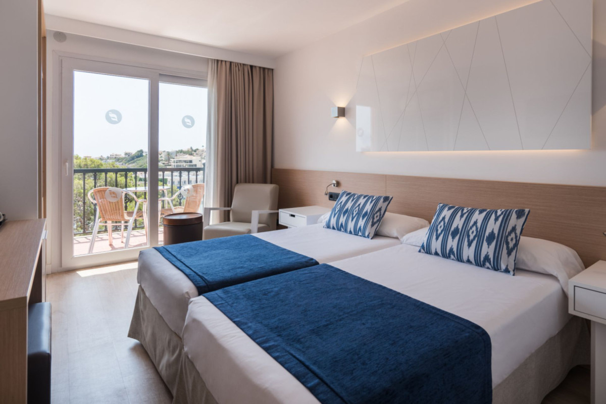 THB FELIP - ADULTS ONLY -