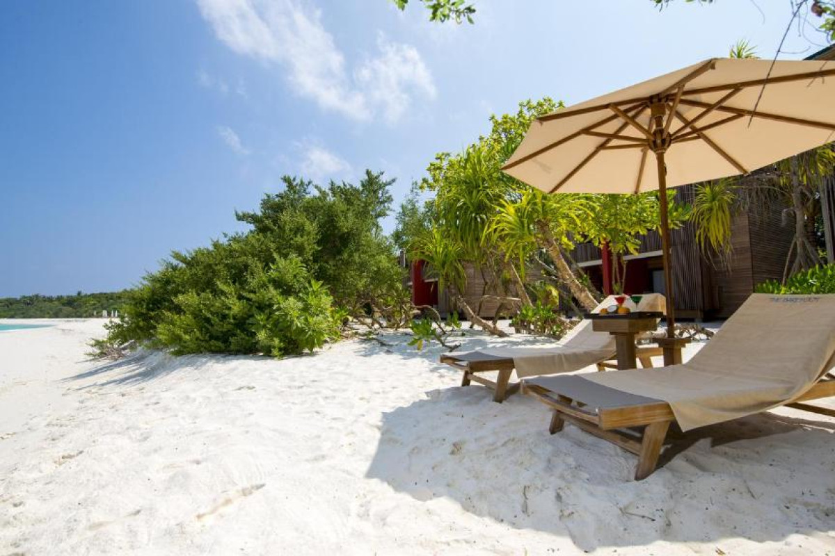 THE BAREFOOT ECO HOTEL