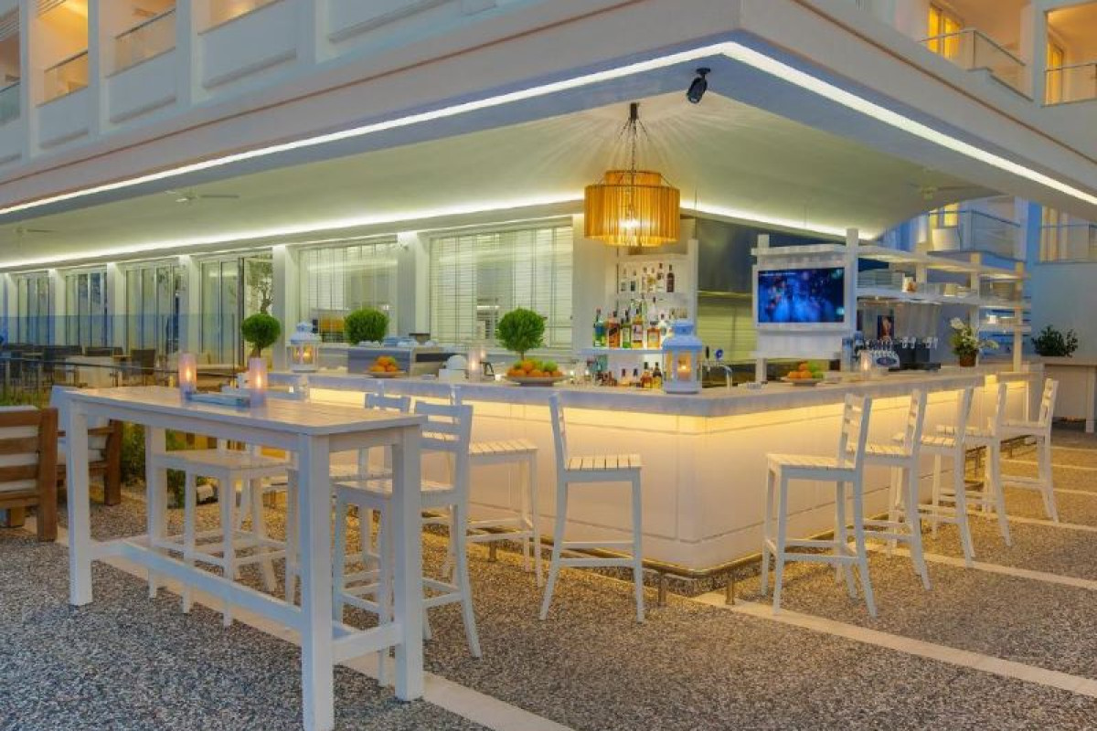 THE BEACH FRONT HOTEL