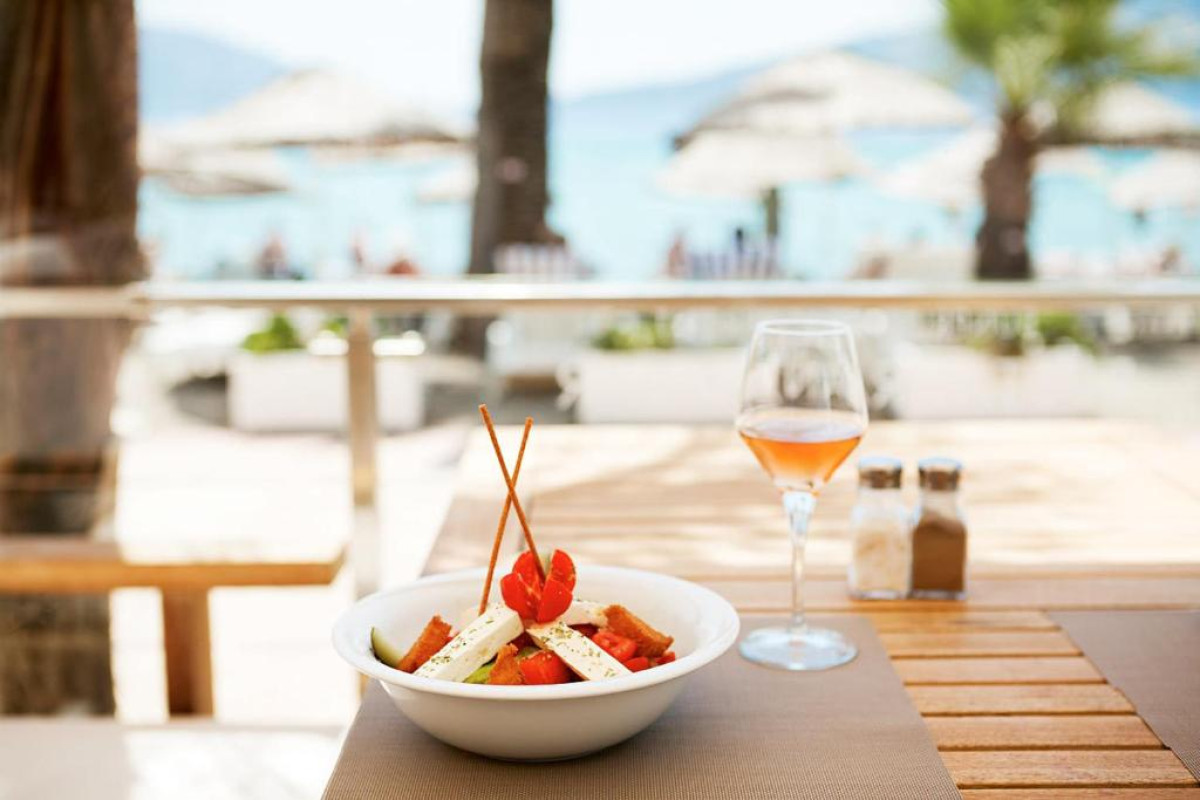 THE BEACHFRONT HOTEL