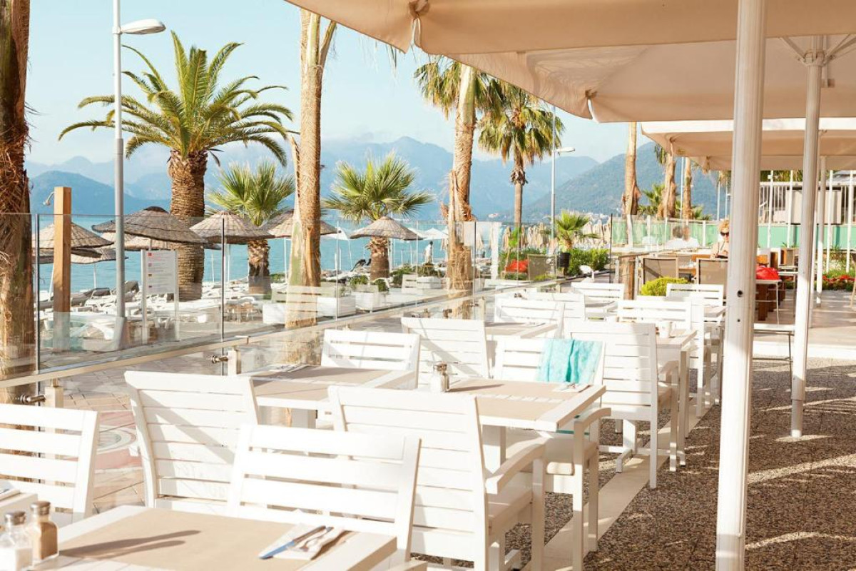 THE BEACHFRONT HOTEL