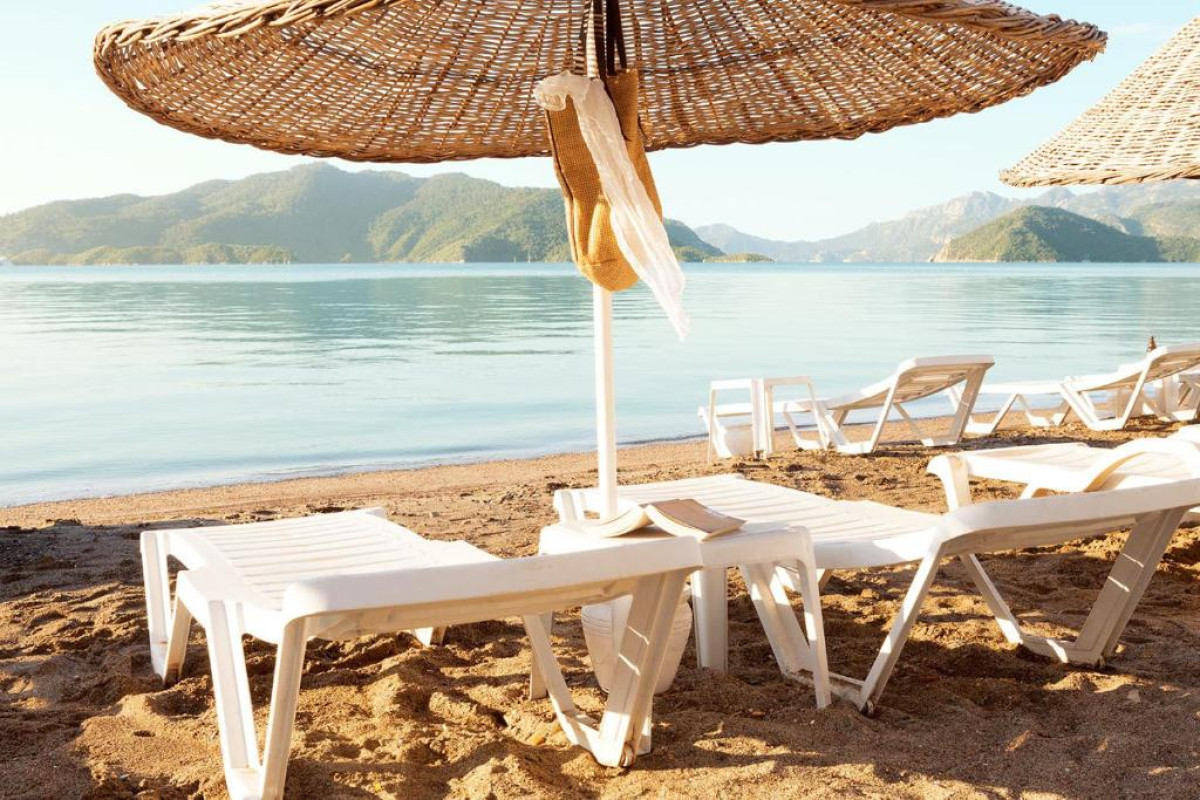THE BEACHFRONT HOTEL