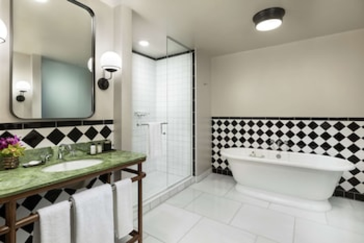 THE CANDLER HOTEL ATLANTA, CURIO COLLECTION BY HILTON