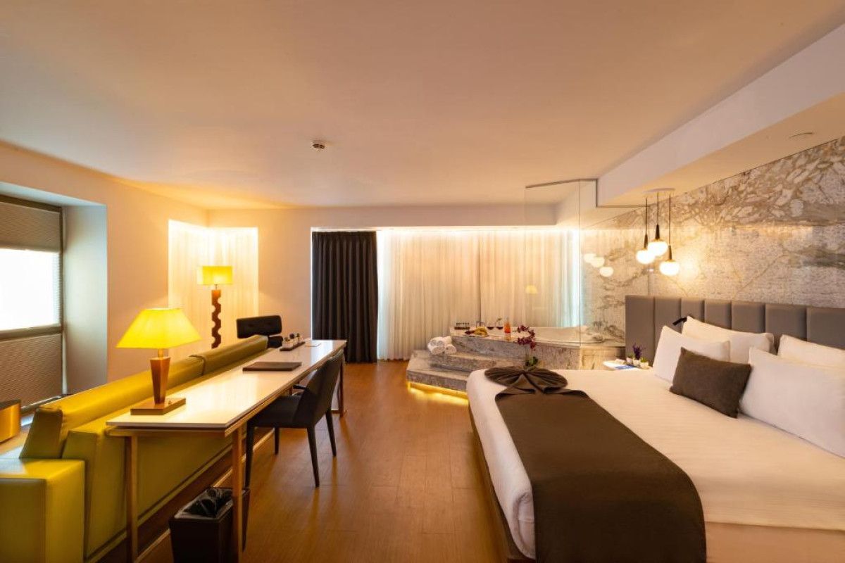 THE CRATON HOTEL