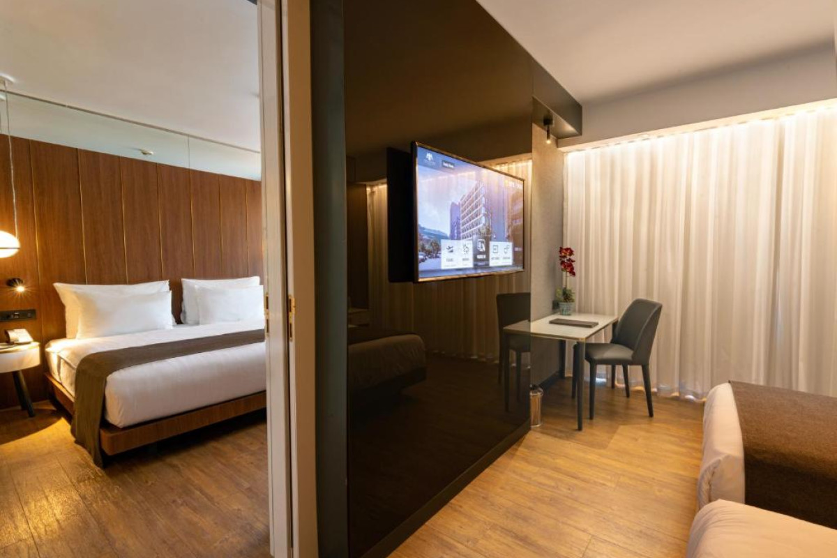 THE CRATON HOTEL