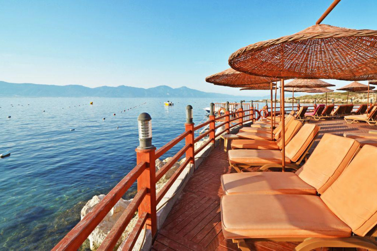 THE GRAND BLUE SKY INTERNATIONAL