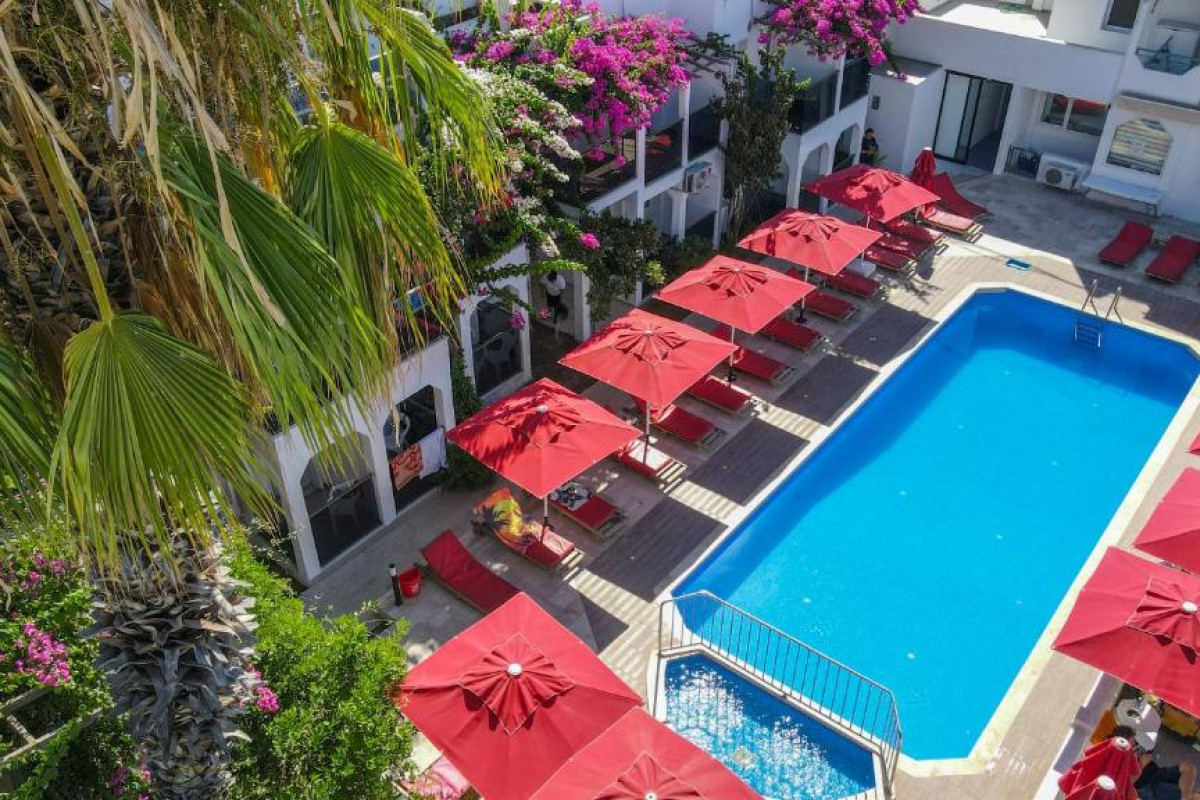 THE HELLO HOTEL