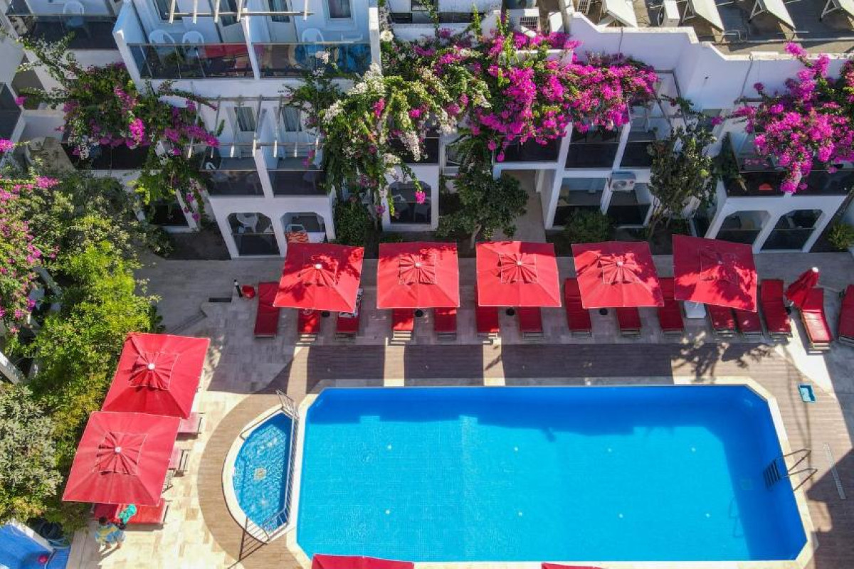 THE HELLO HOTEL