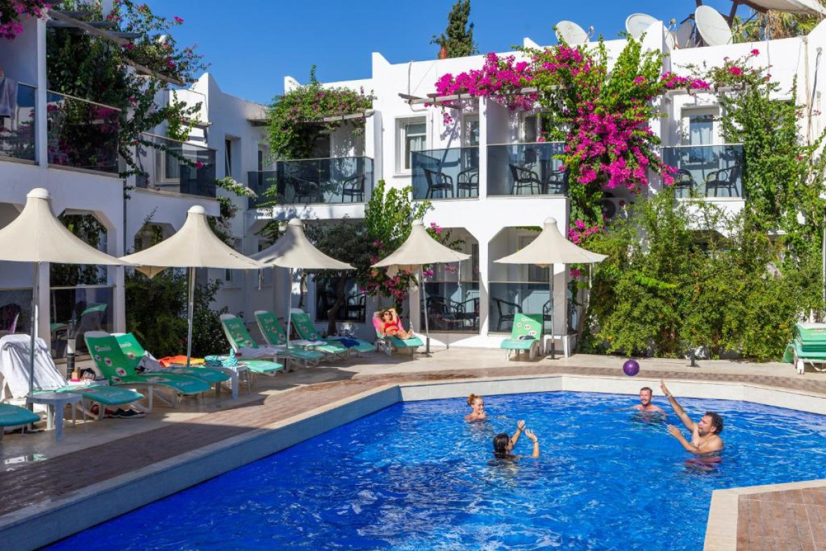 THE HELLO HOTEL