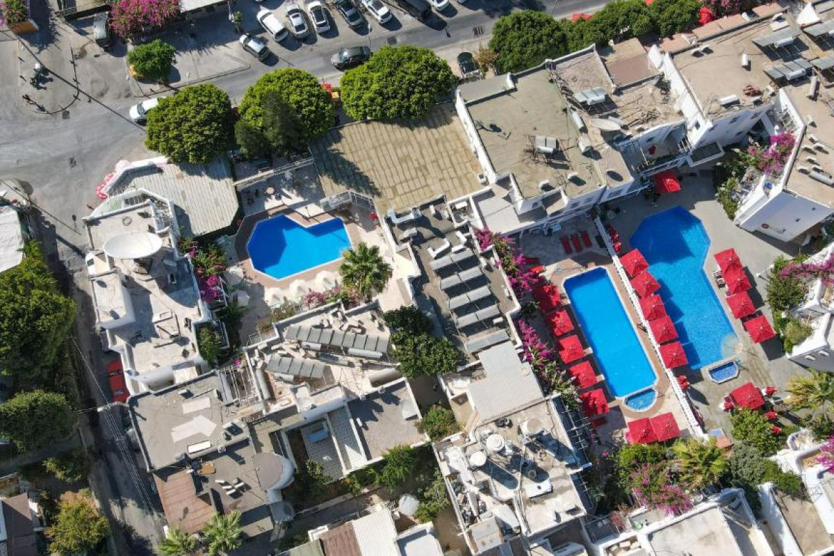 THE HELLO HOTEL
