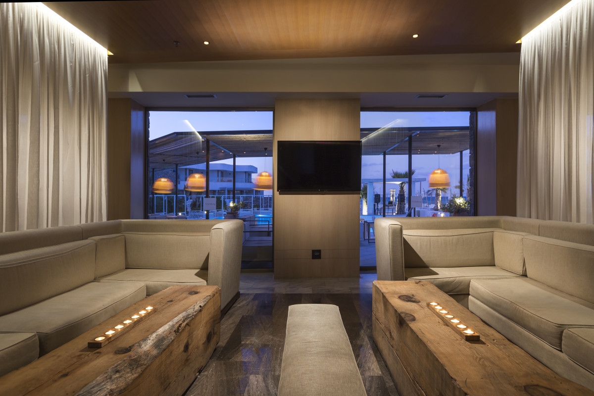 The Island Hotel, Adults 16+ hotel