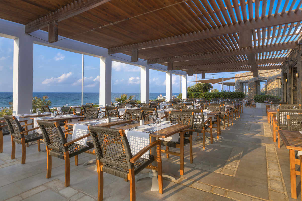 The Island Hotel, Adults 16+ hotel
