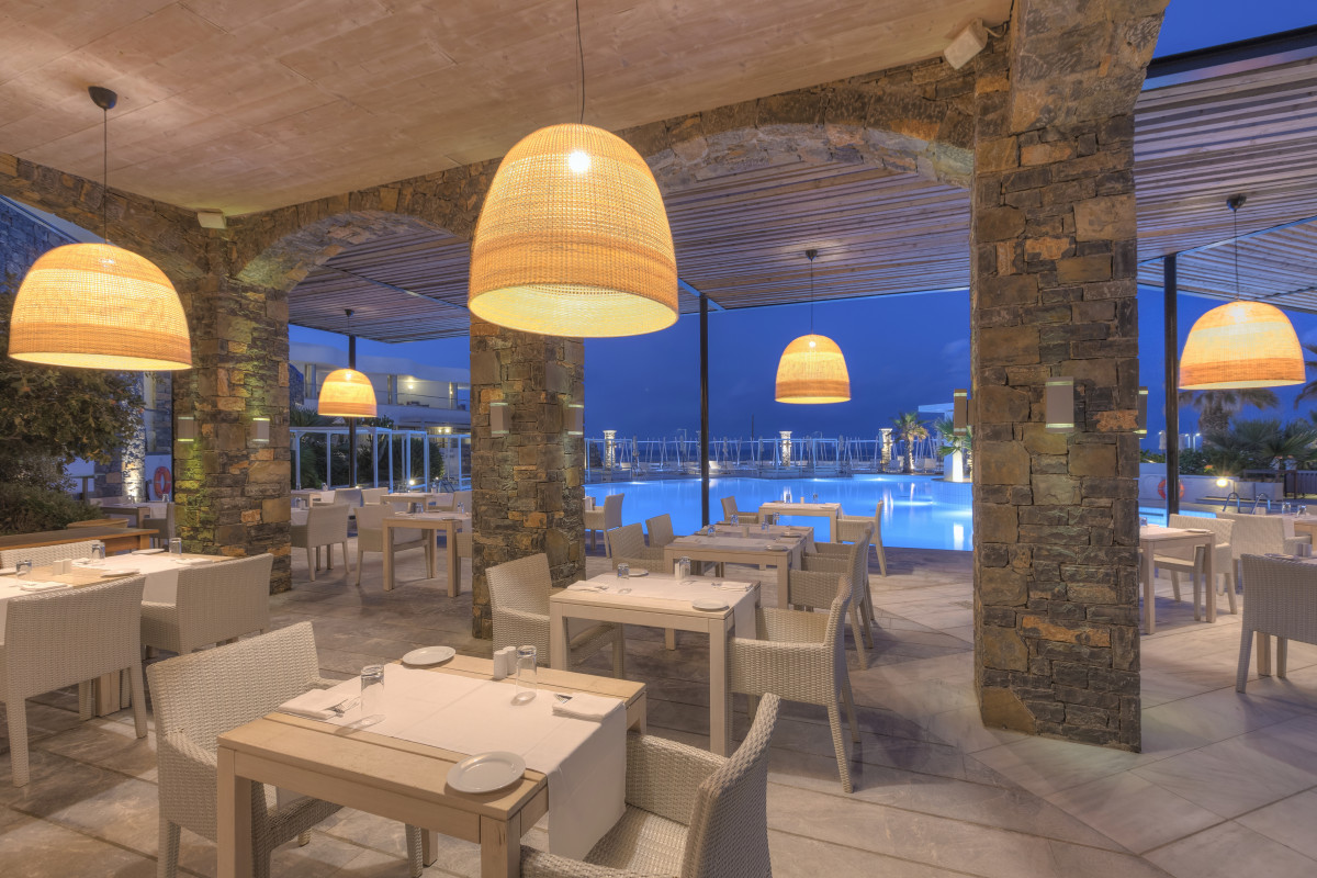 The Island Hotel, Adults 16+ hotel