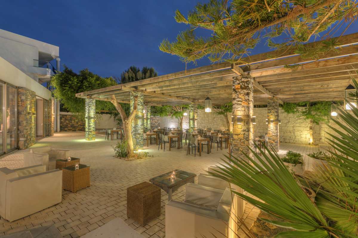 The Island Hotel, Adults 16+ hotel