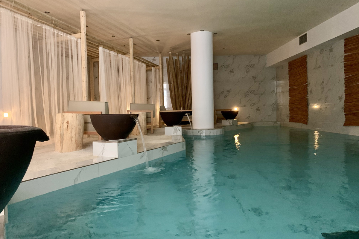 The Island Hotel, Adults 16+ hotel