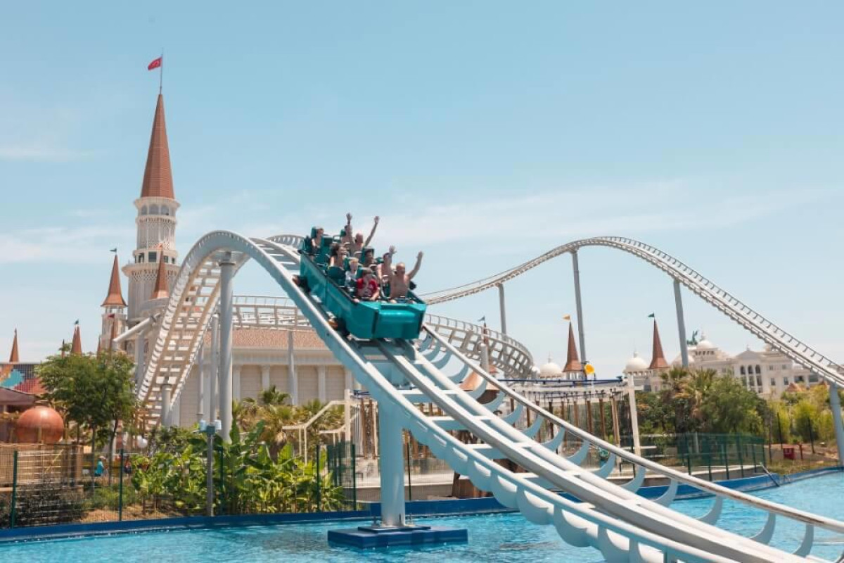 THE LAND OF LEGENDS KINGDOM HOTEL (BB)