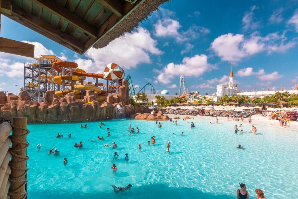 THE LAND OF LEGENDS KINGDOM HOTEL (BB)