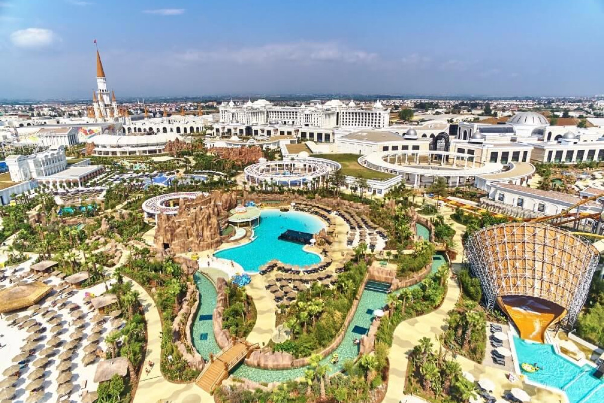 THE LAND OF LEGENDS KINGDOM HOTEL (BB)