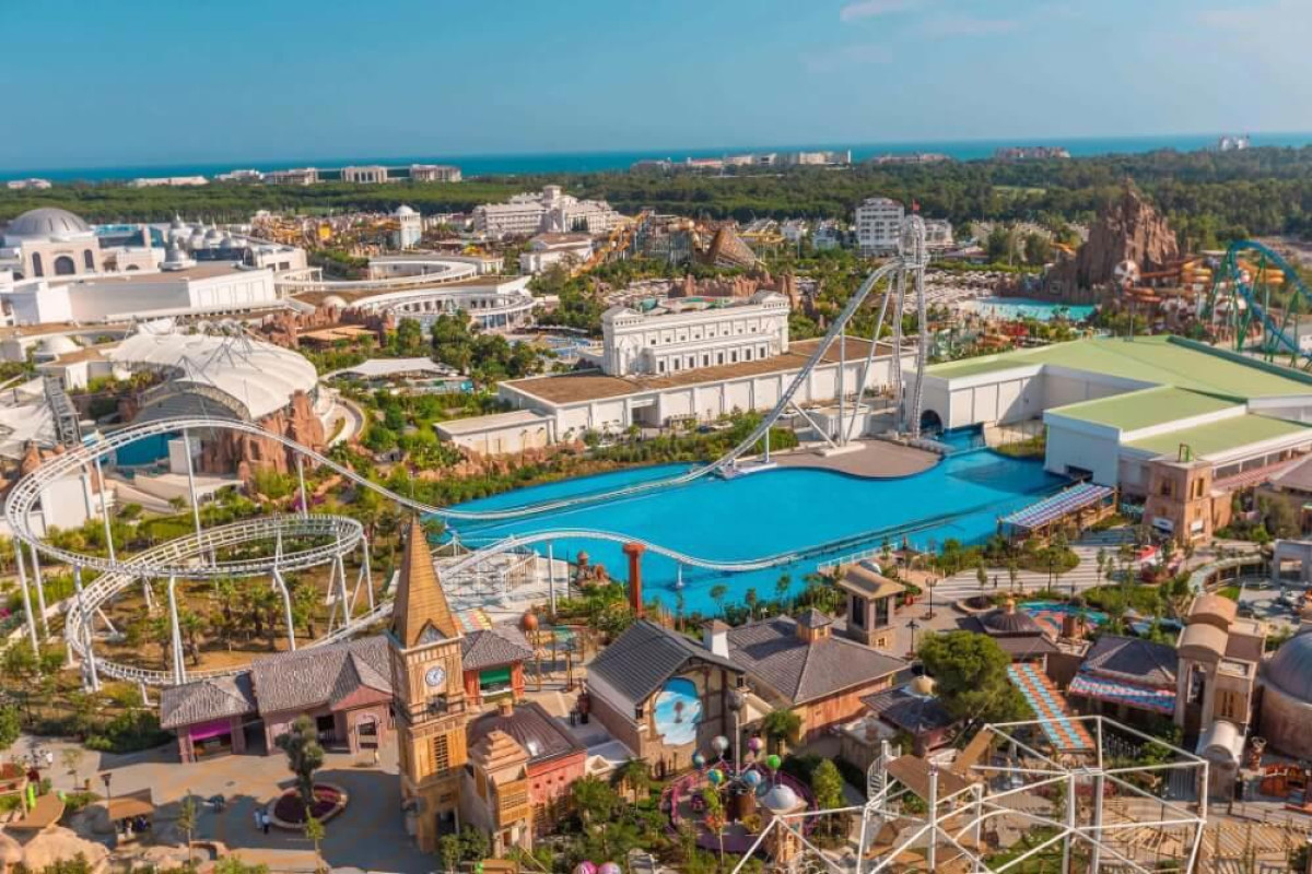 THE LAND OF LEGENDS KINGDOM HOTEL (BB)