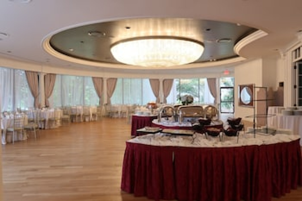THE MANSION AT GLEN COVE