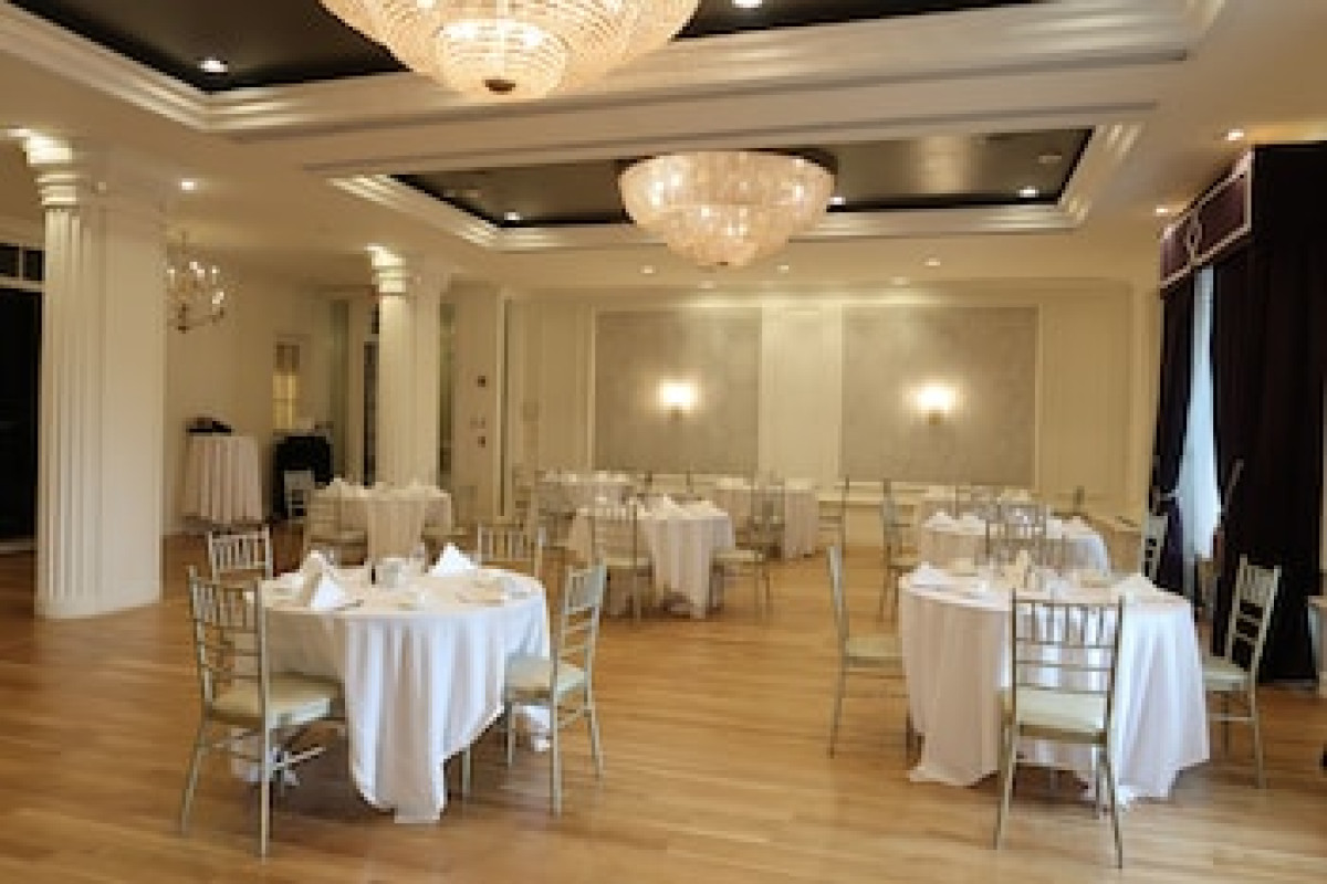 THE MANSION AT GLEN COVE
