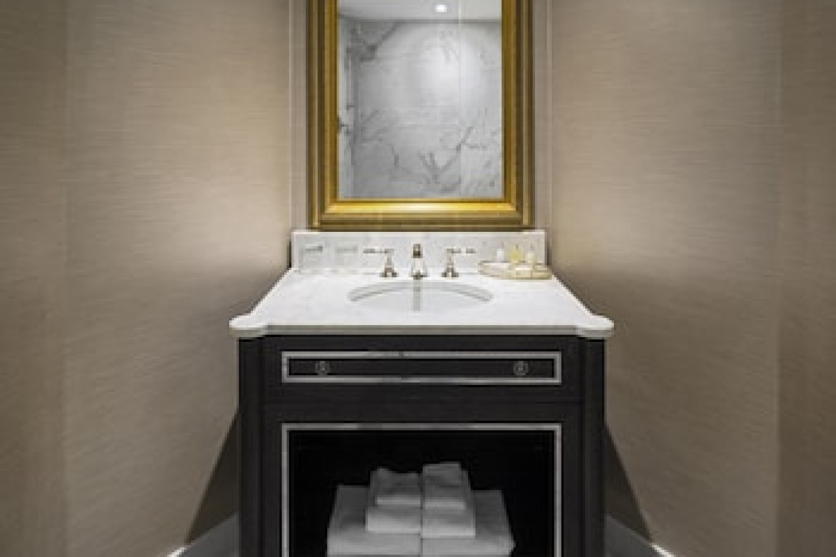 THE MANSION AT GLEN COVE