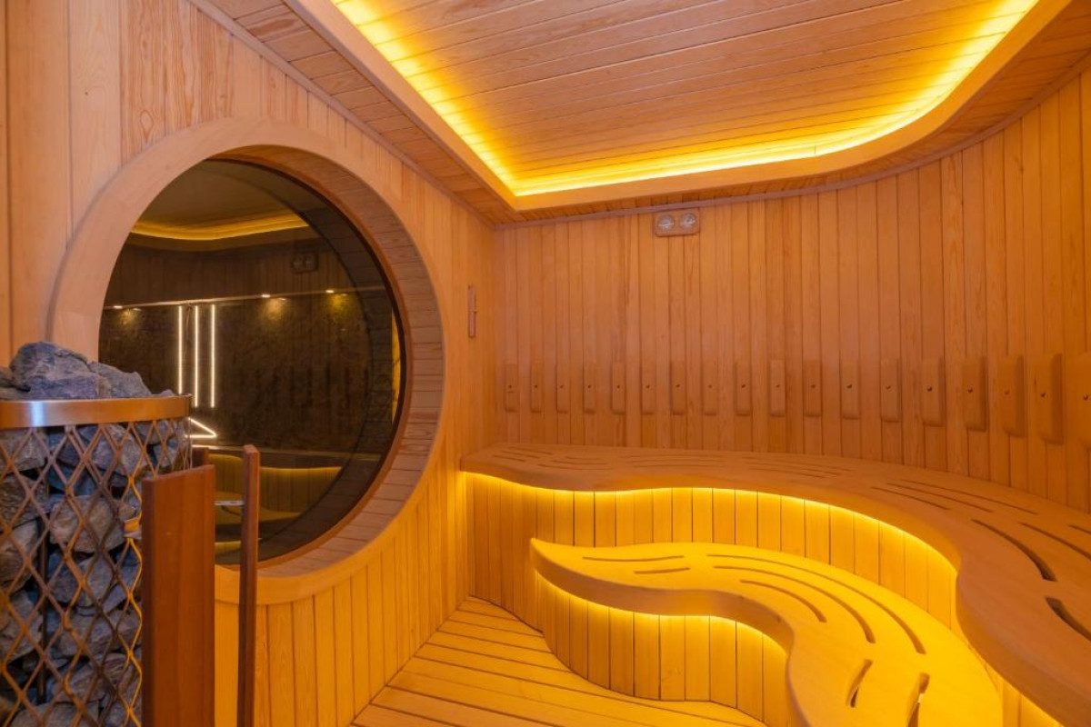 The Peak Hotel