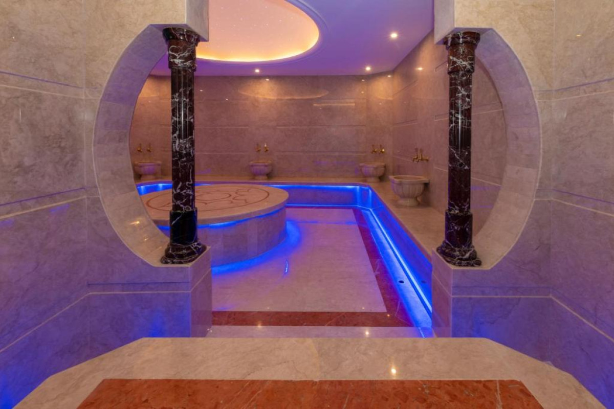 The Peak Hotel