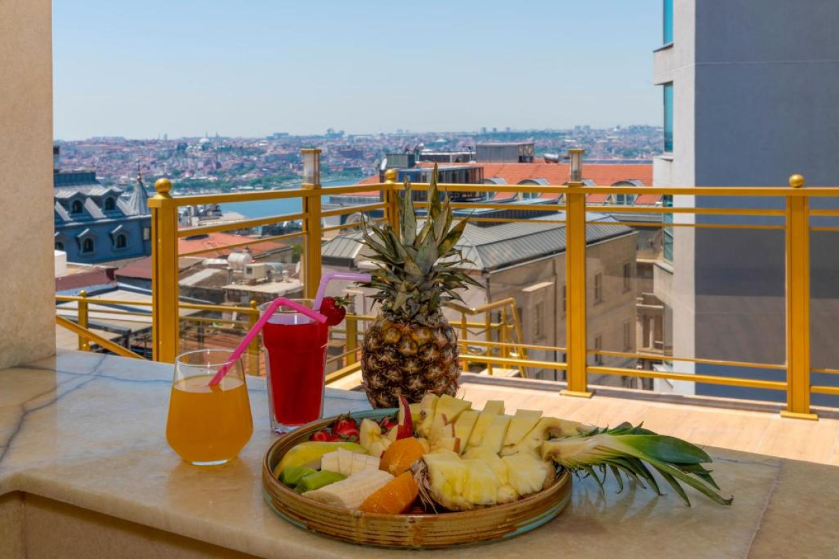 The Peak Hotel