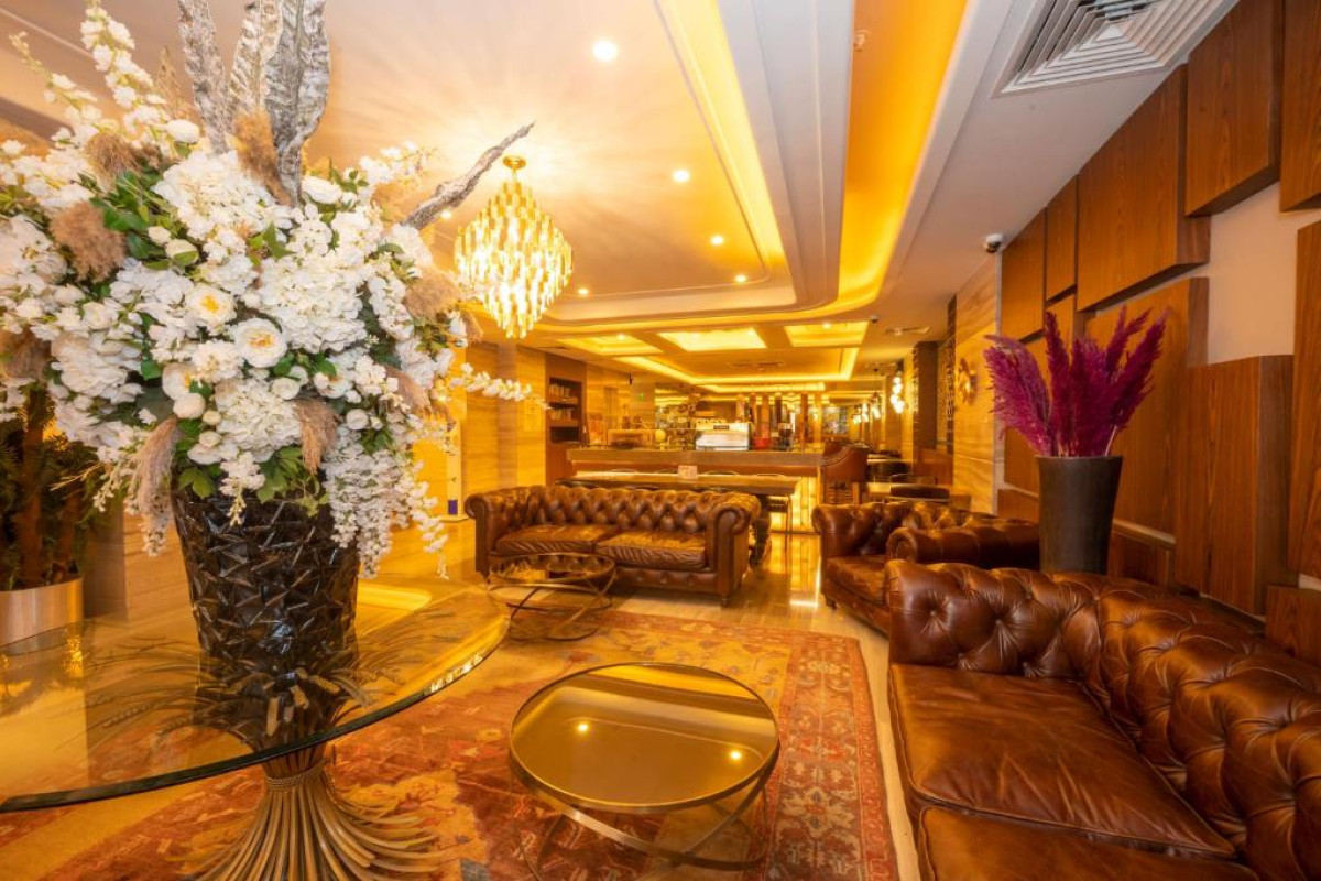 The Peak Hotel