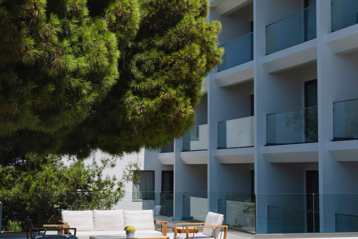 The Roc Club, A Hotel to Live®
