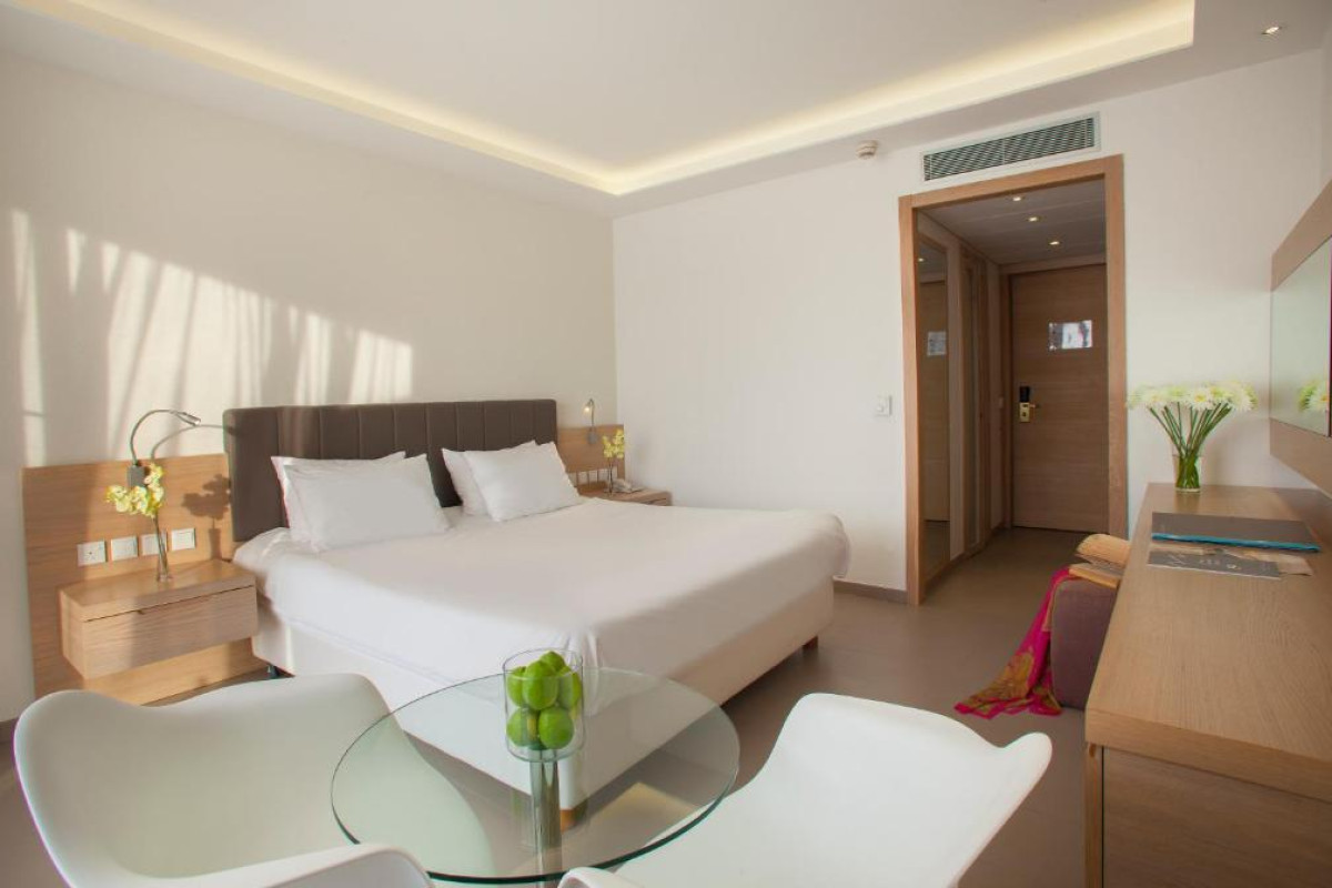 ROYAL APOLLONIA BY LOUIS HOTELS