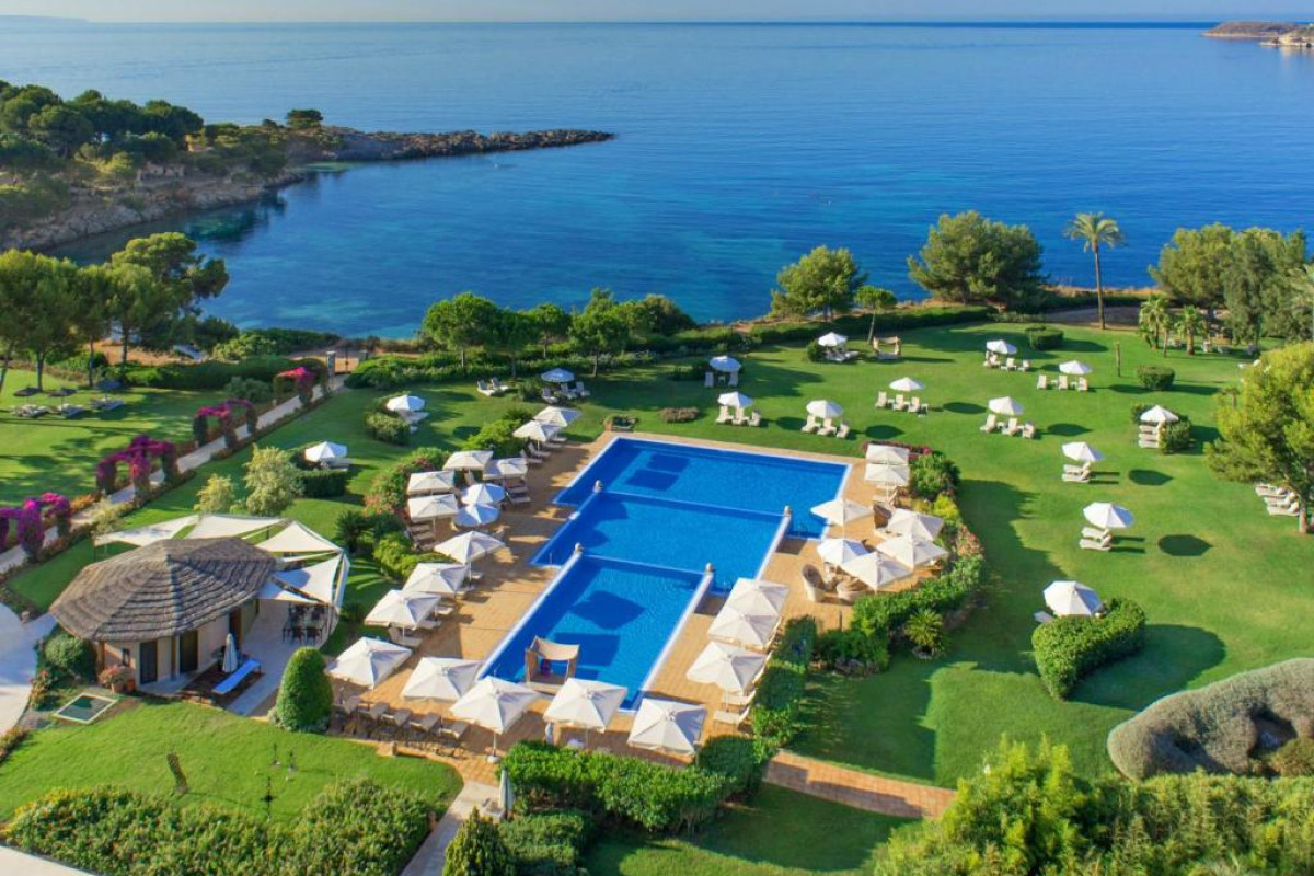 The St. Regis Mardavall Mallorca Resort