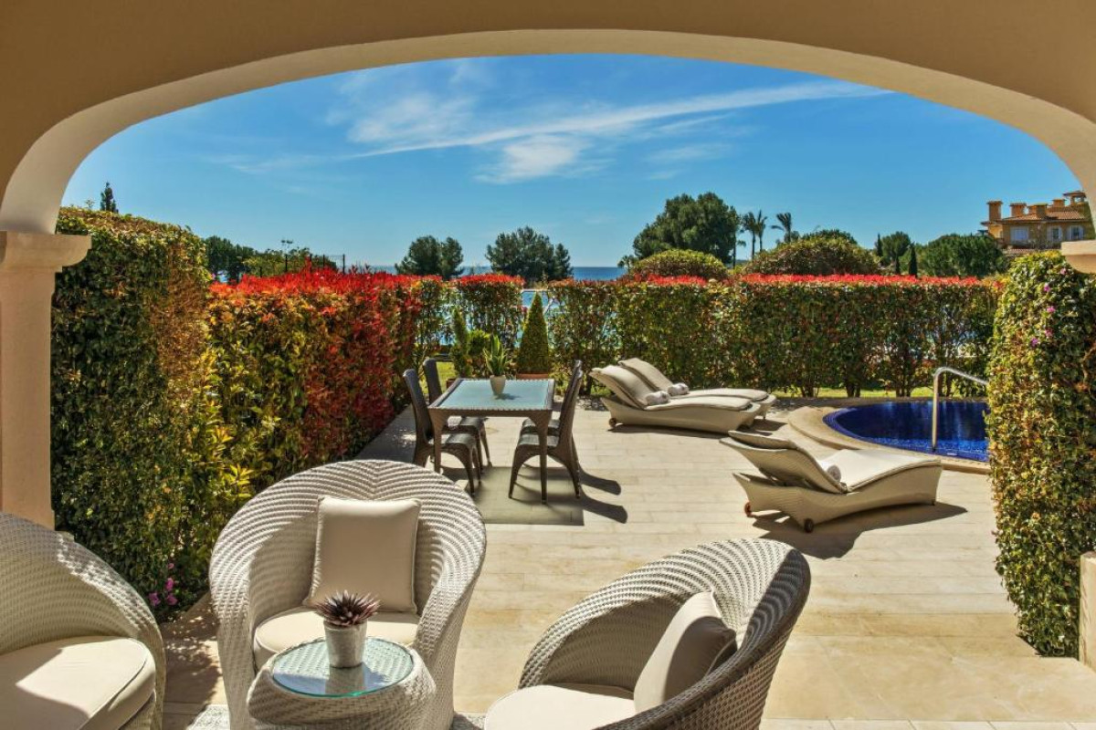 The St. Regis Mardavall Mallorca Resort