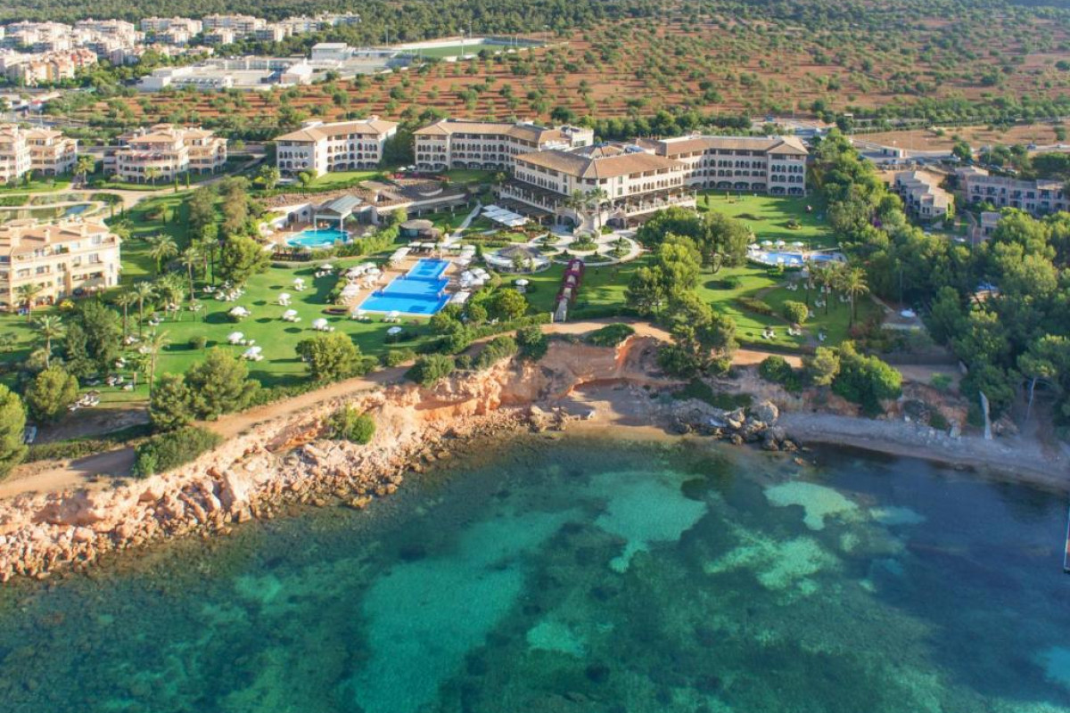 The St. Regis Mardavall Mallorca Resort