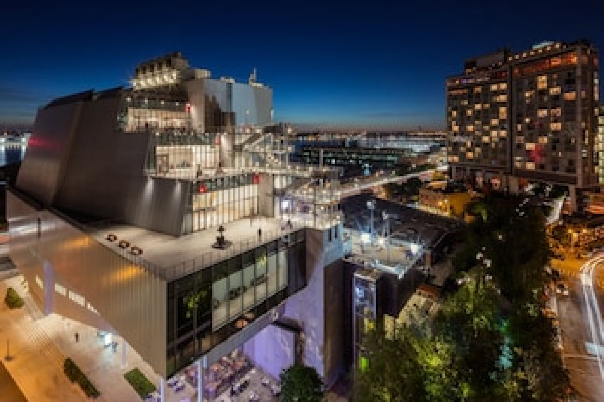 THE STANDARD, HIGH LINE