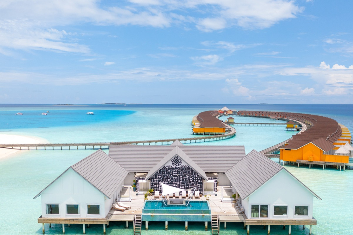 The Standard Huruvalhi Resort Maldives