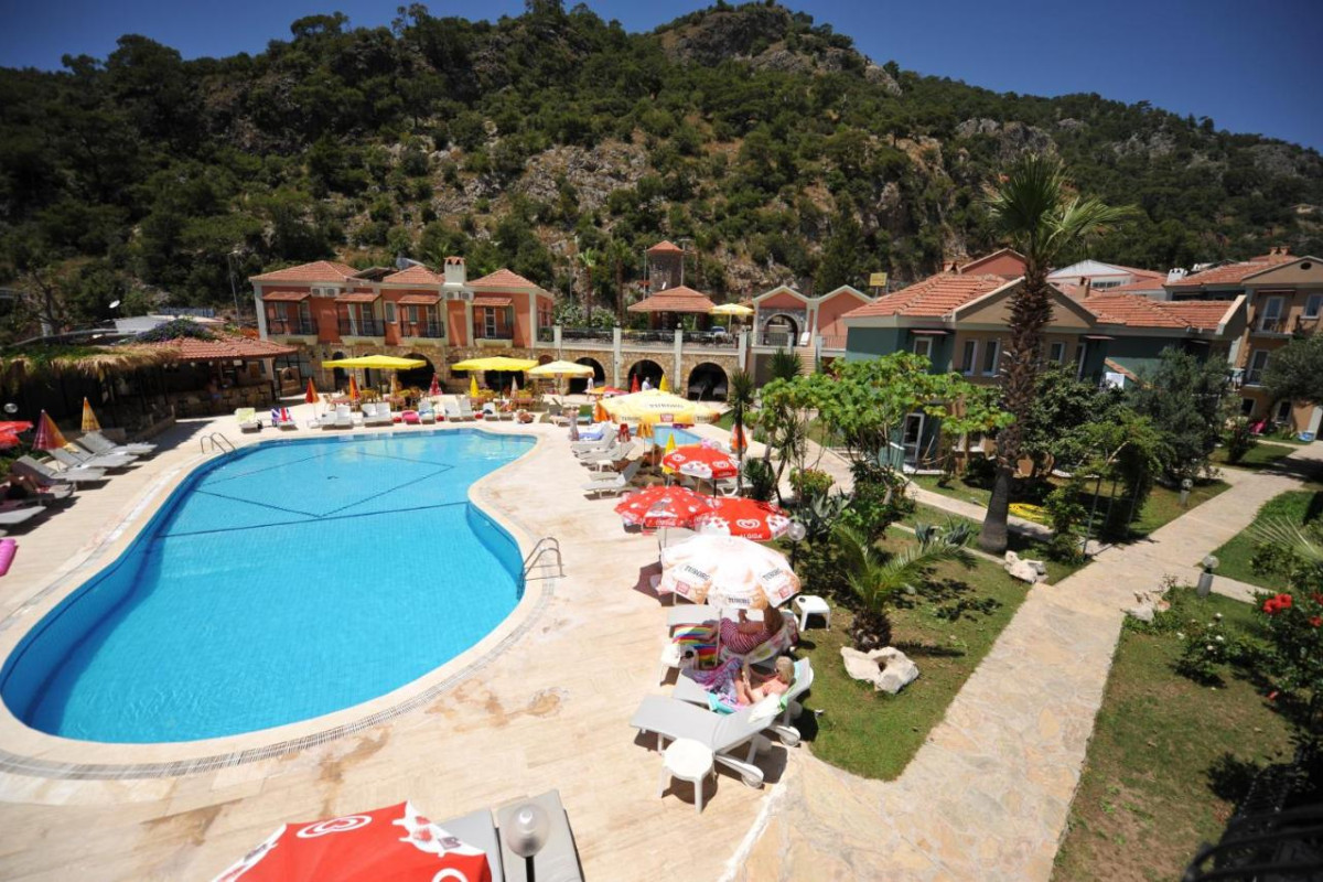 THE TOWER HOTEL