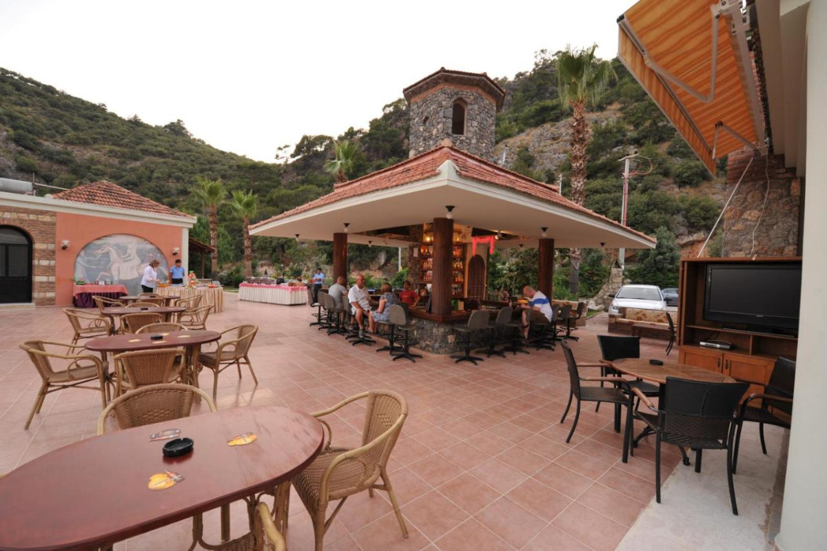 THE TOWER HOTEL
