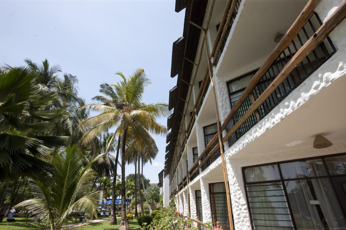 THE TRAVELLERS BEACH HOTEL