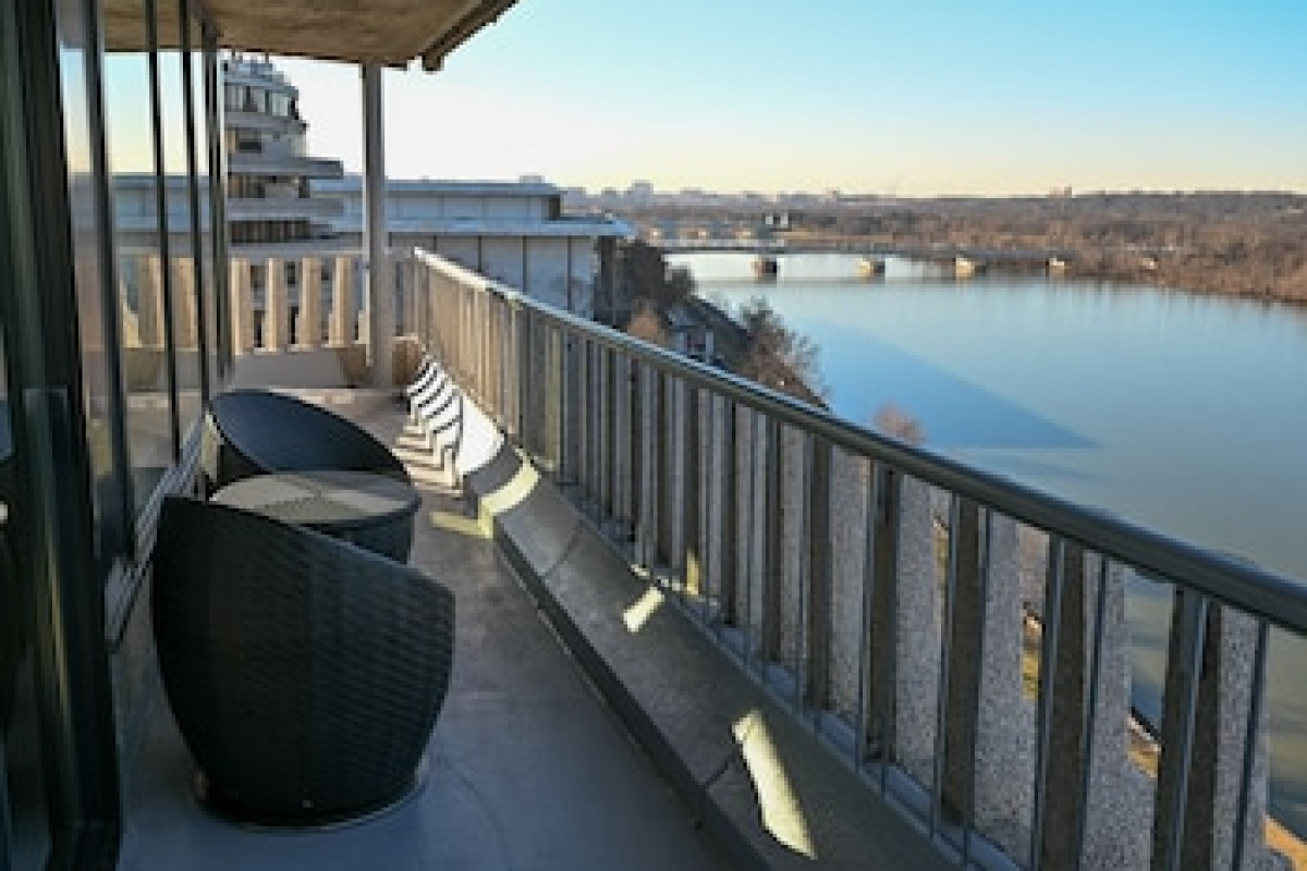 THE WATERGATE