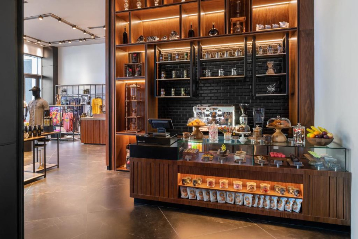 THE WB ABU DHABI, CURIO COLLECTION BY HILTON