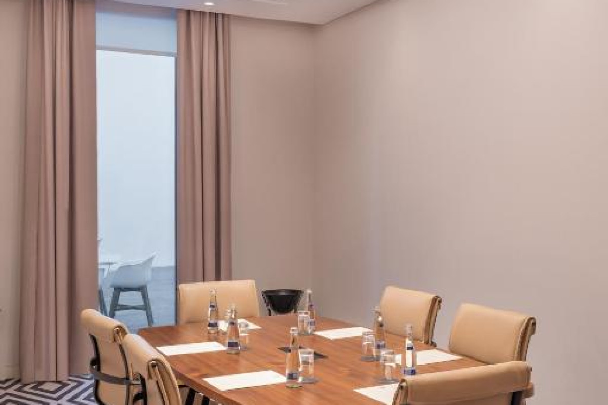 THE WB ABU DHABI, CURIO COLLECTION BY HILTON