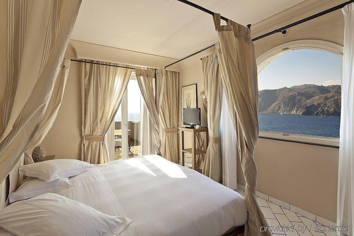 Therasia Resort Sea & Spa