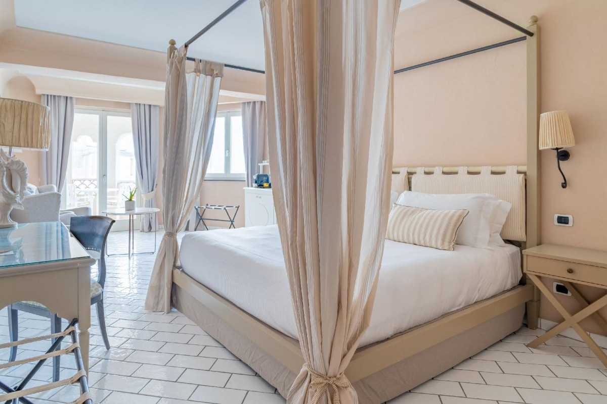 Therasia Resort Sea & Spa