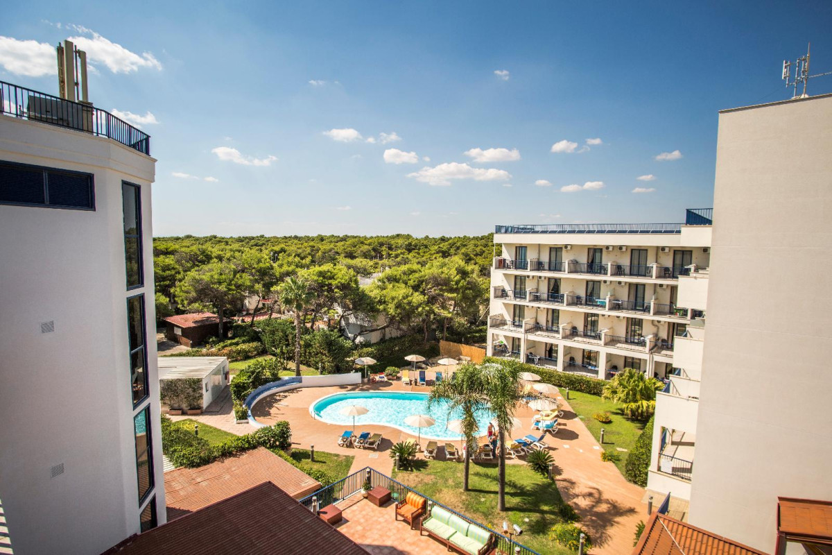 Ticho's Greenblu Hotel