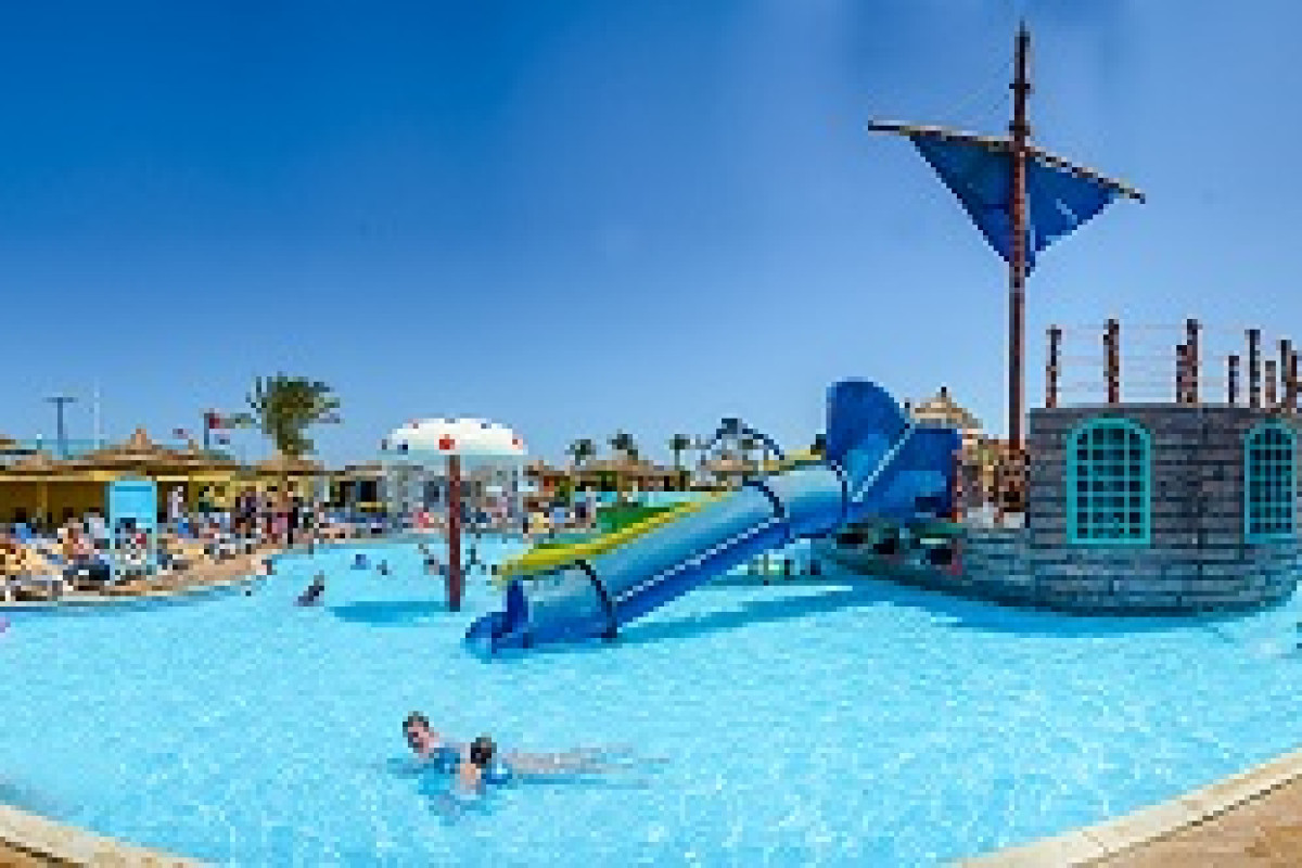 TITANIC BEACH