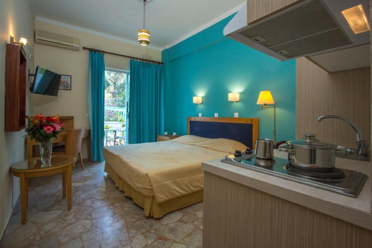 Tolon Beach Hotel (Tolo)