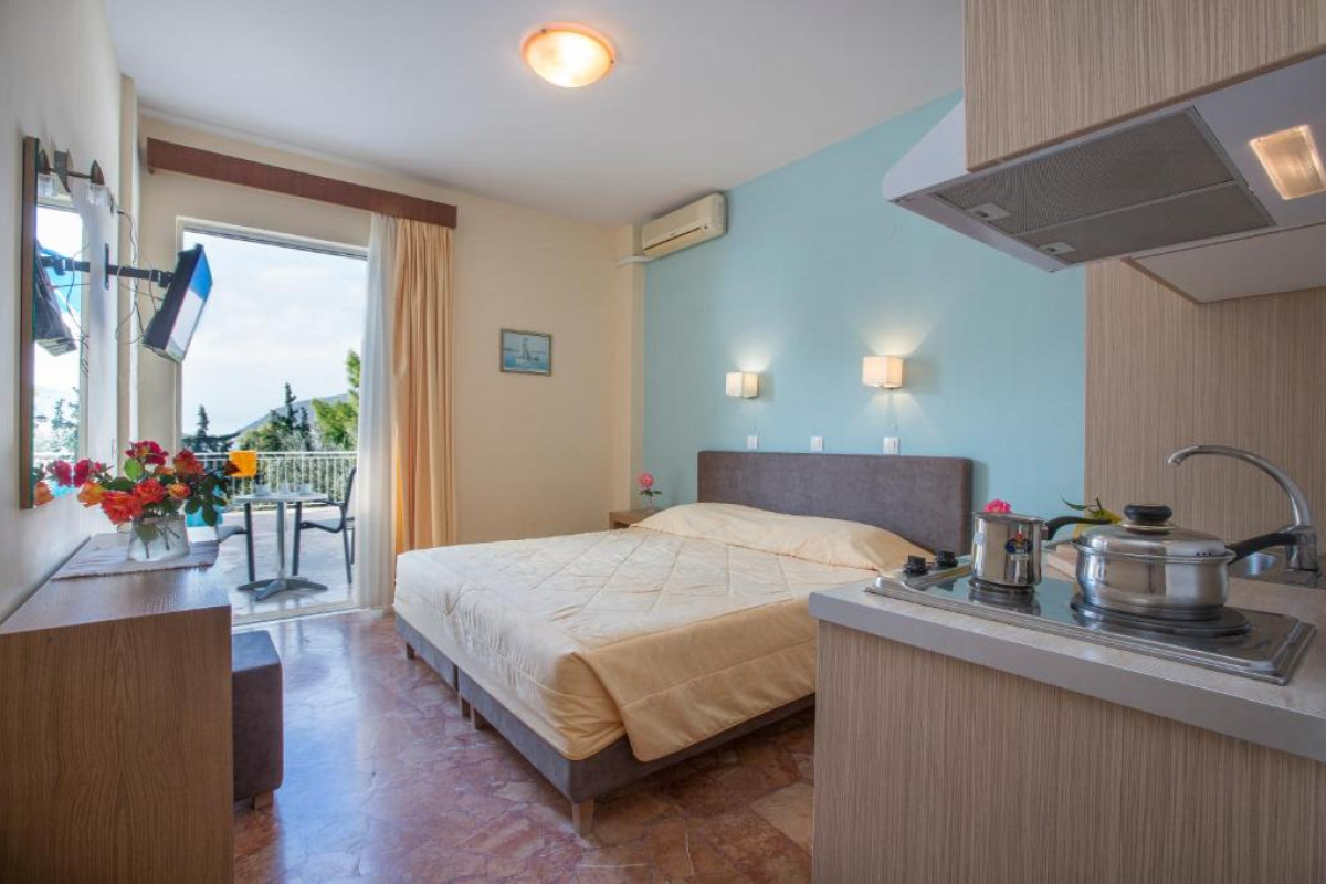 Tolon Beach Hotel (Tolo)