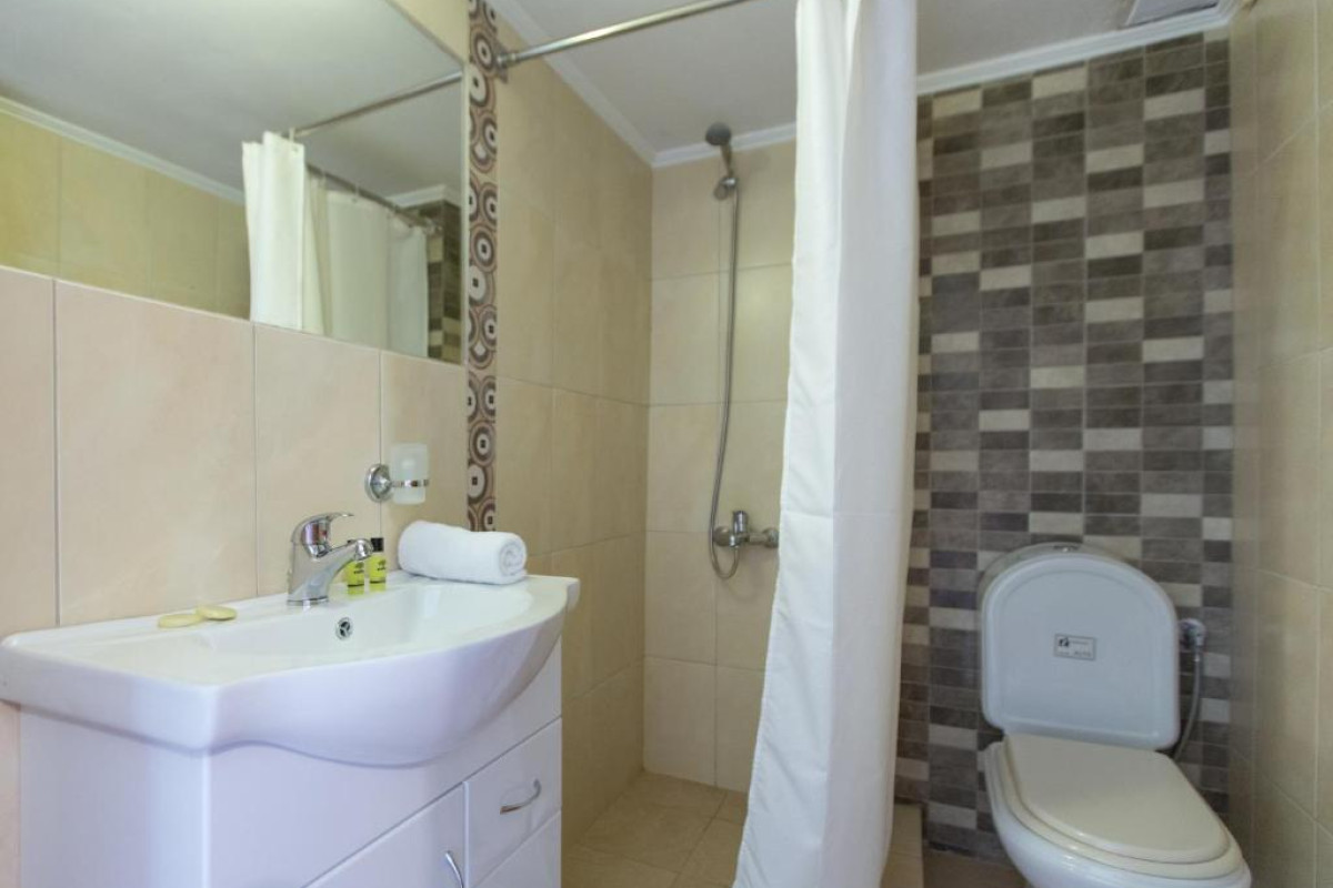 Tolon Beach Hotel (Tolo)